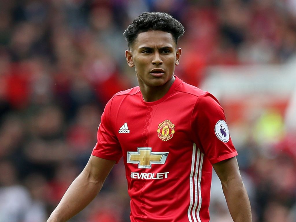 Doi hinh cau thu roi Man Utd anh 6