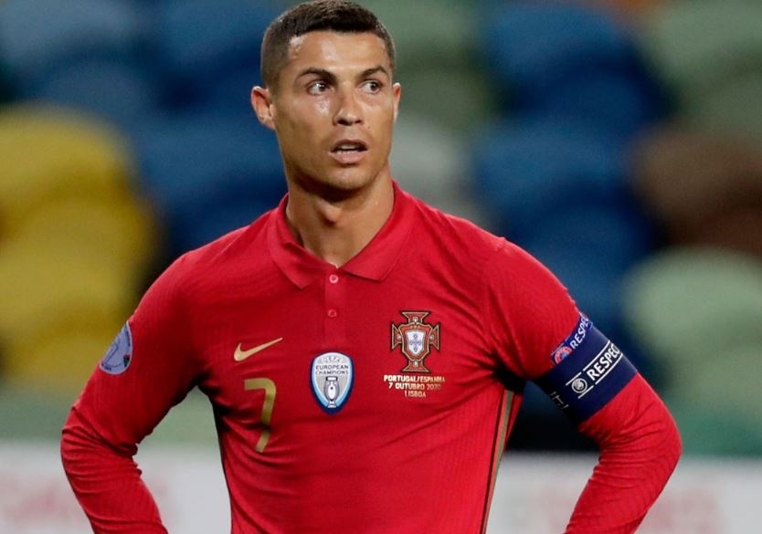 Ronaldo ra nghi som trong tran hoa cua Bo Dao Nha truoc Tay Ban Nha hinh anh