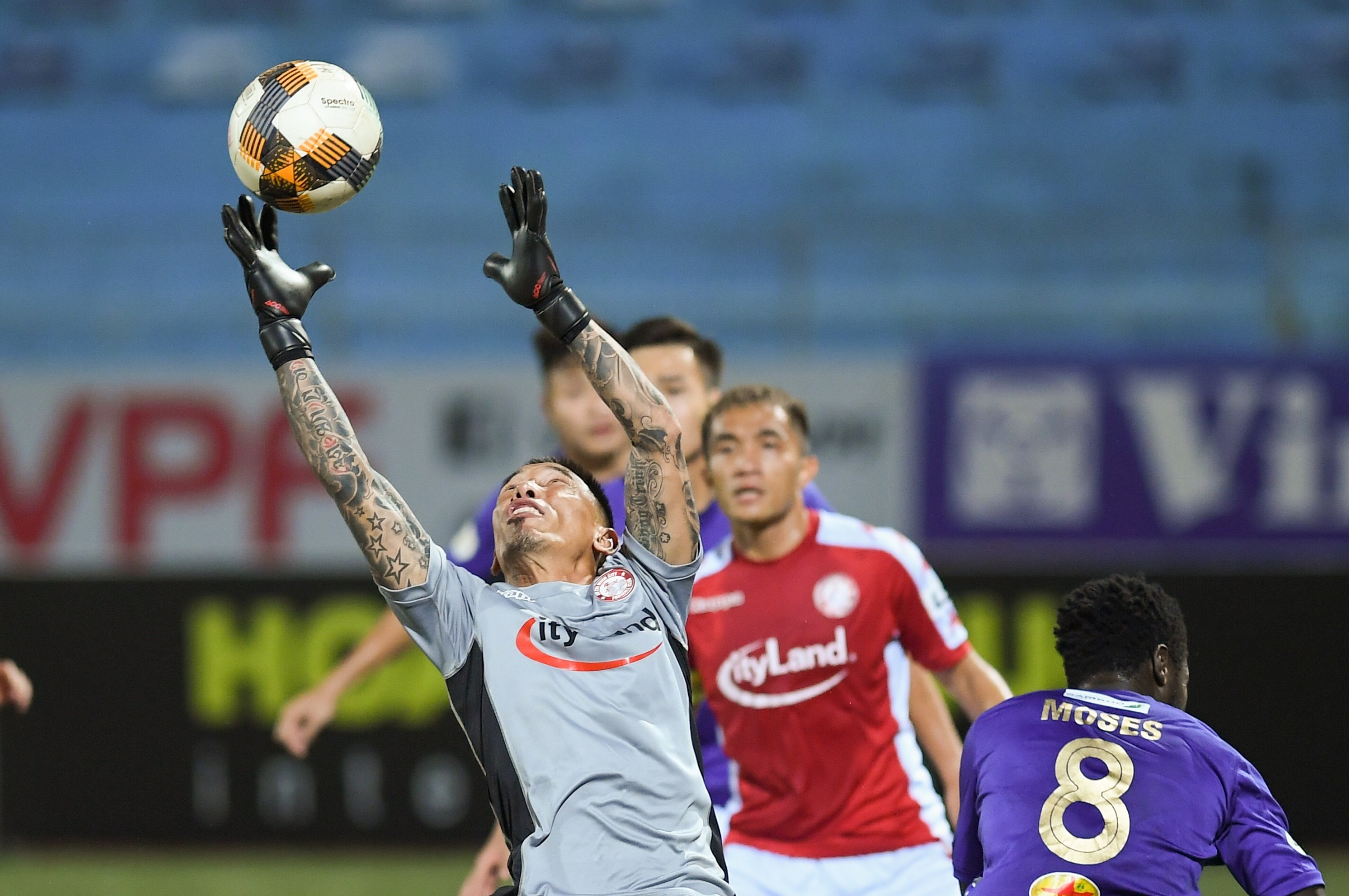 CLB Ha Noi vs CLB TP.HCM anh 2