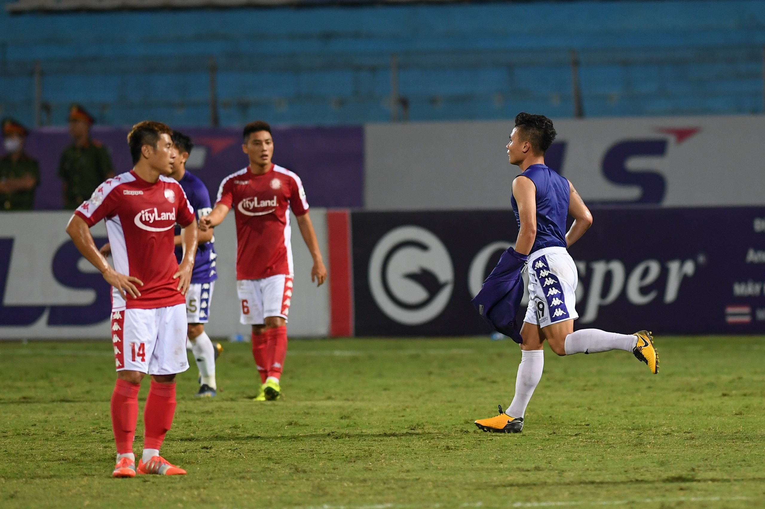 CLB Ha Noi vs CLB TP.HCM anh 3