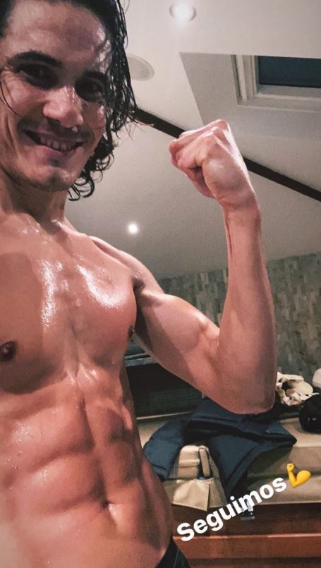 Cavani khoe co bap anh 1