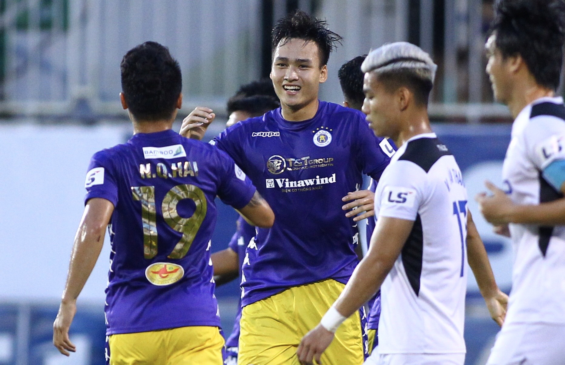 HAGL vs Ha Noi anh 1