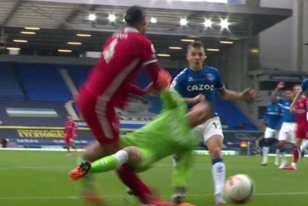 Van Dijk nghi het mua anh 1