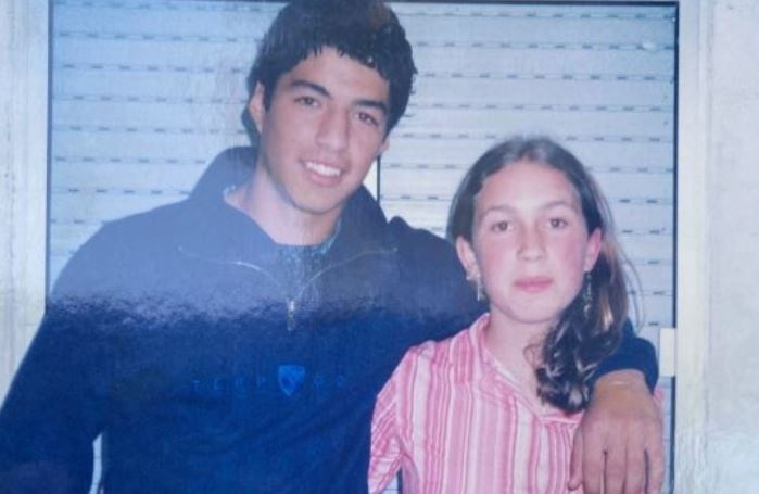 Luis Suarez va chuyen tinh 18 nam voi nang tieu thu hinh anh