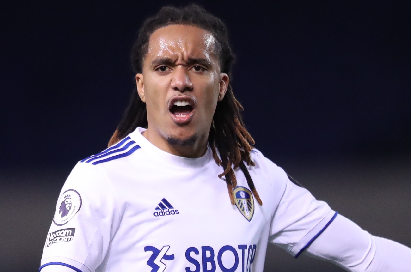 Leeds dut mach bat bai tai Premier League hinh anh