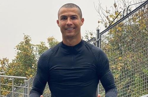 Ronaldo noi triet ly trong thoi gian cach ly hinh anh