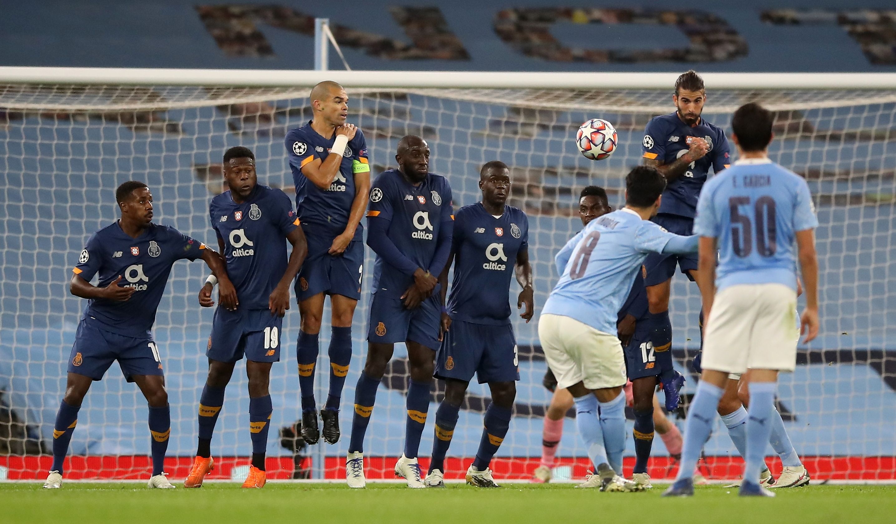 Man City dau Porto anh 7