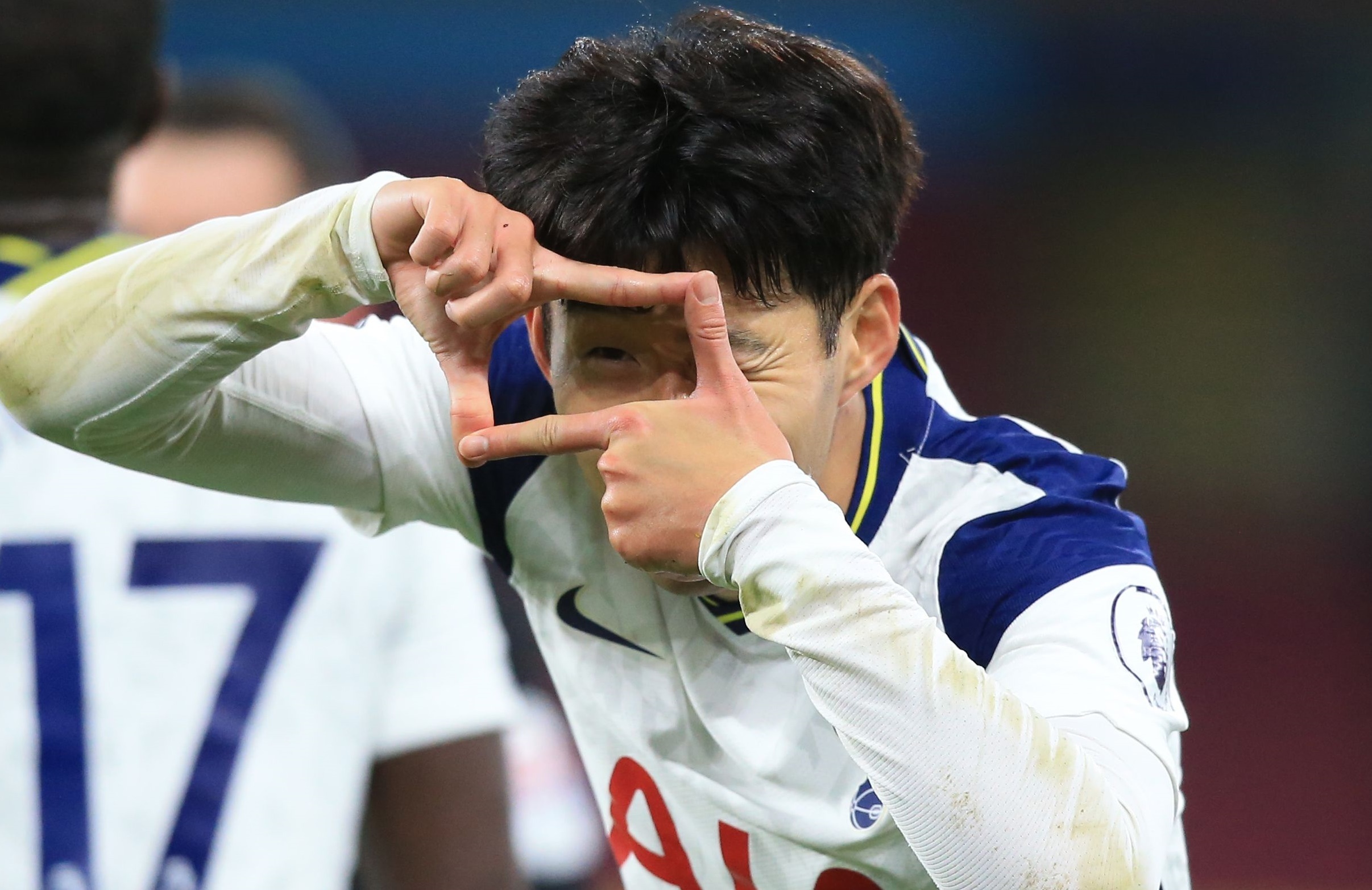 Son Heung-min toa sang giup Tottenham gianh 3 diem hinh anh