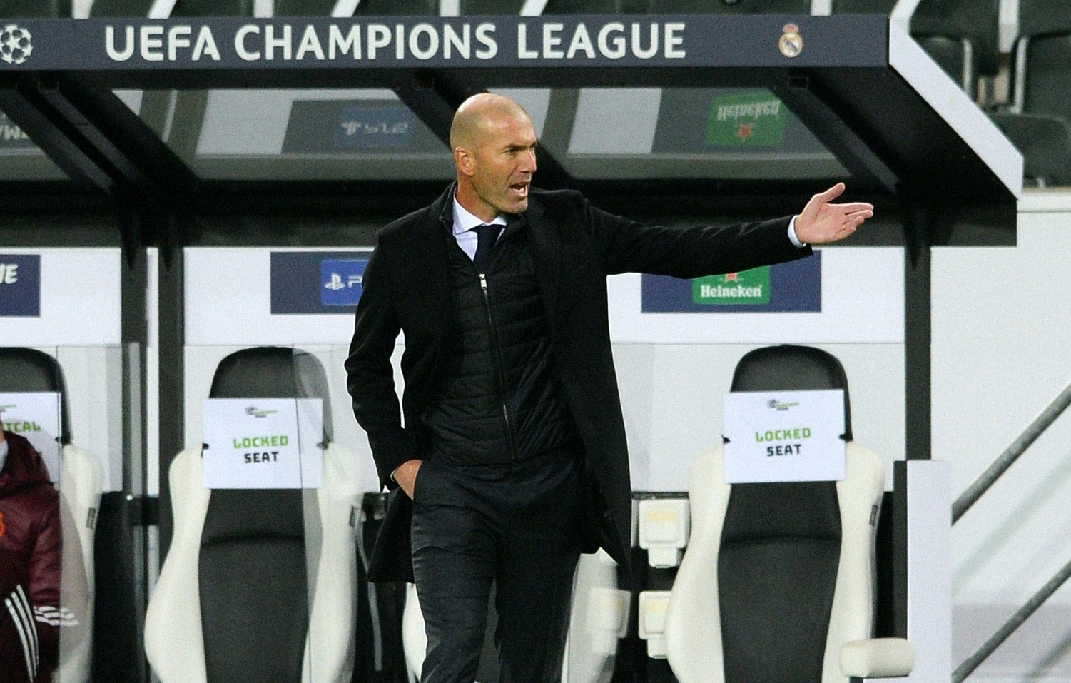 Real dau Monchengladbach anh 1