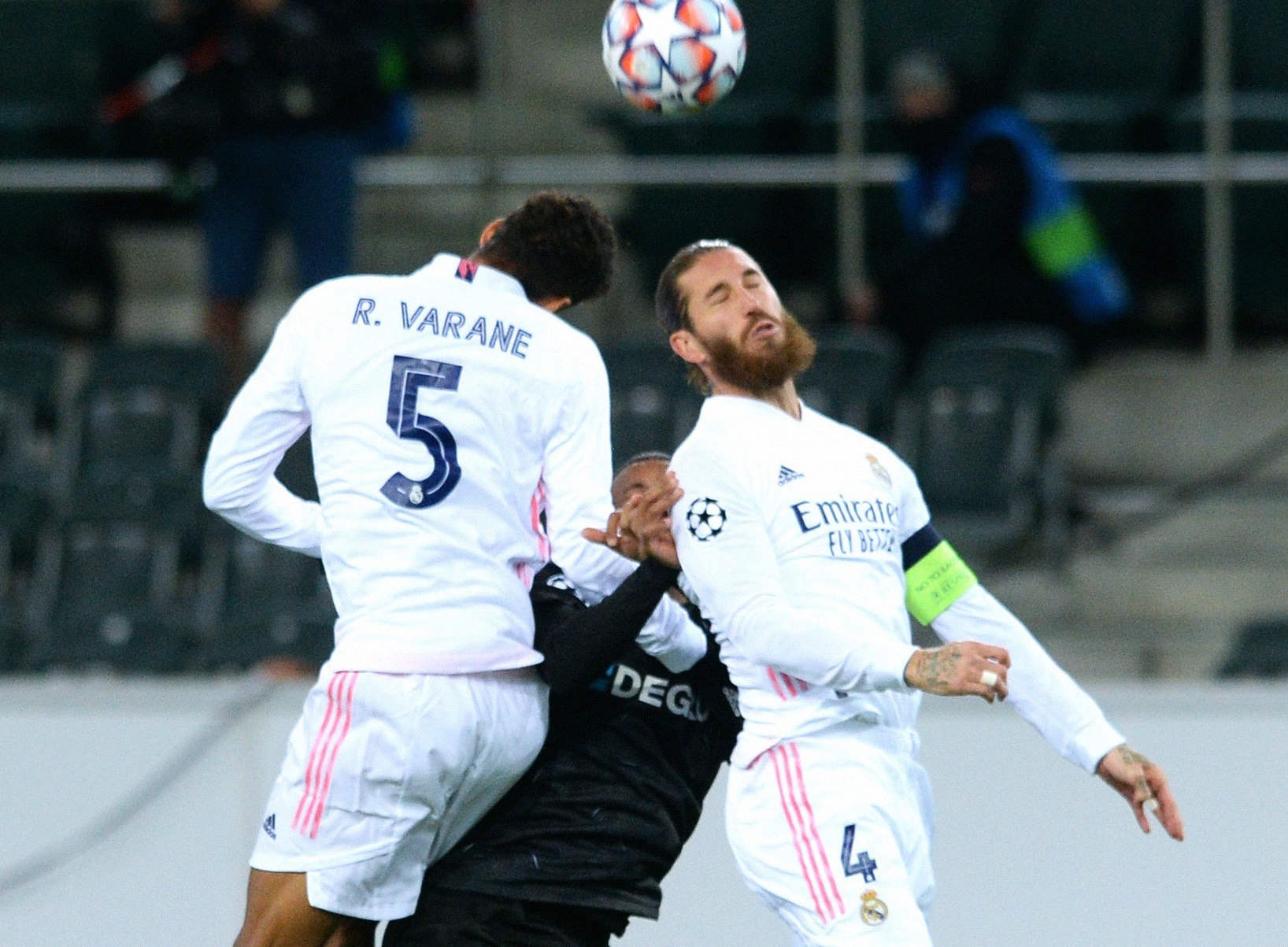 Real dau Monchengladbach anh 3