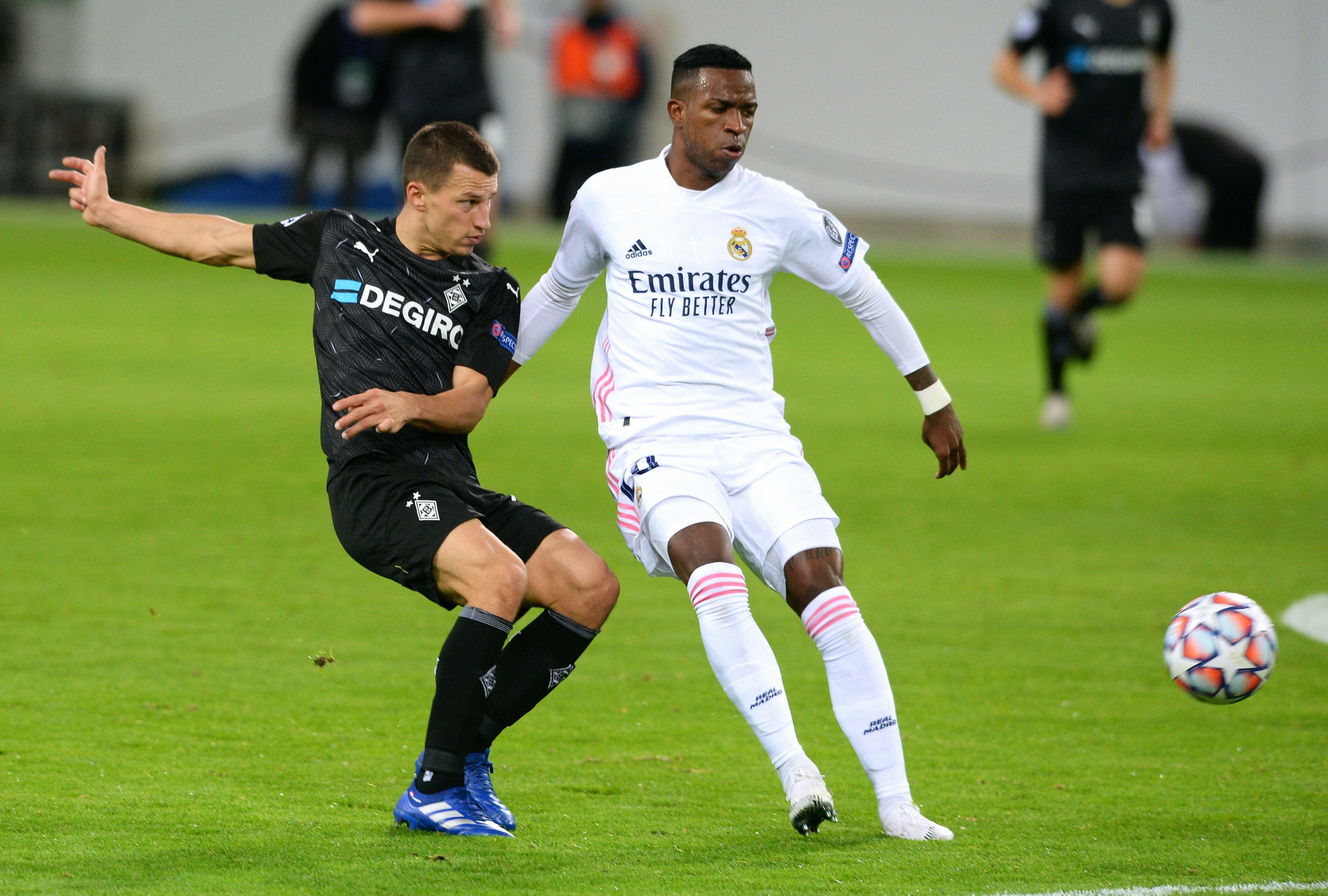 Real dau Monchengladbach anh 8