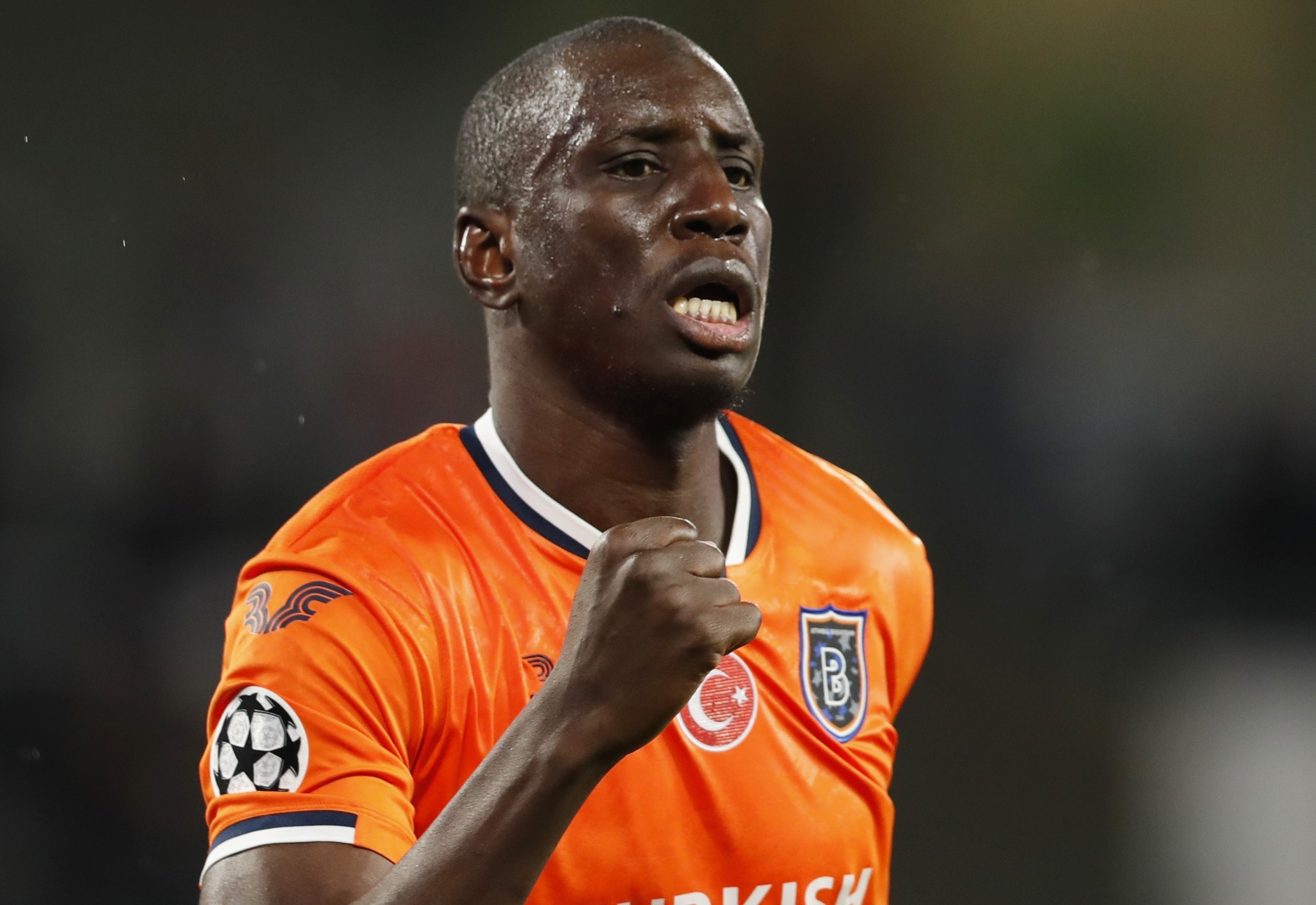 Basaksehir 2-1 Man Utd: Cuu sao Chelsea toa sang hinh anh