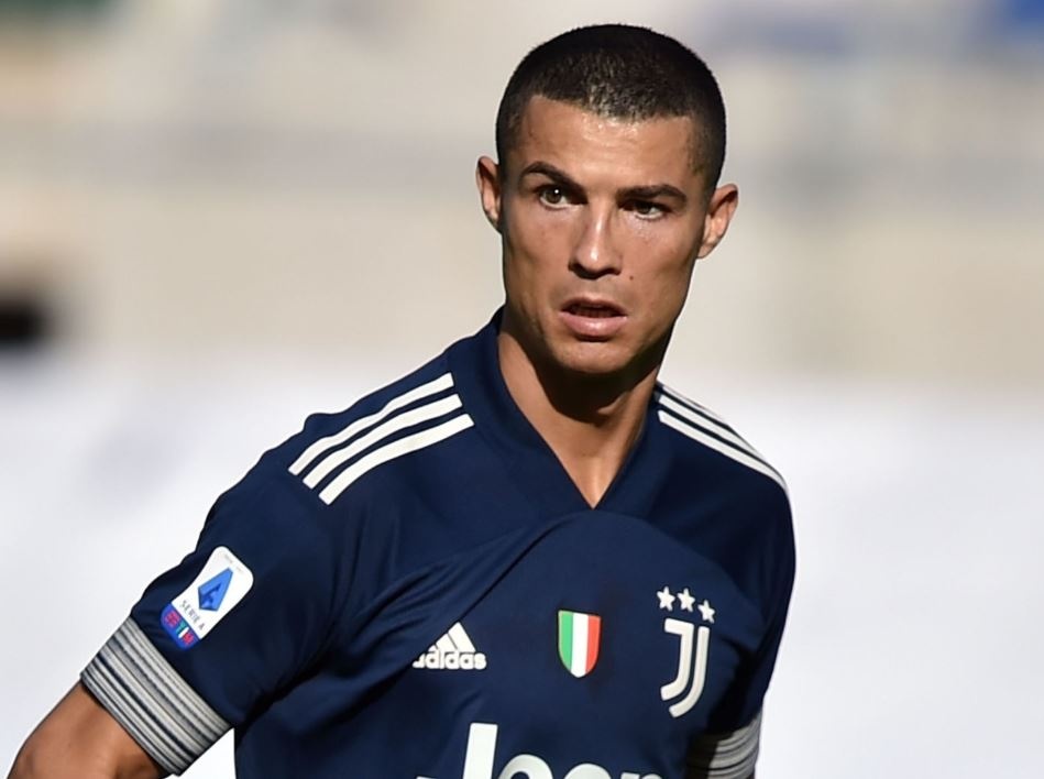 Juventus doi Ronaldo lay Neymar anh 1