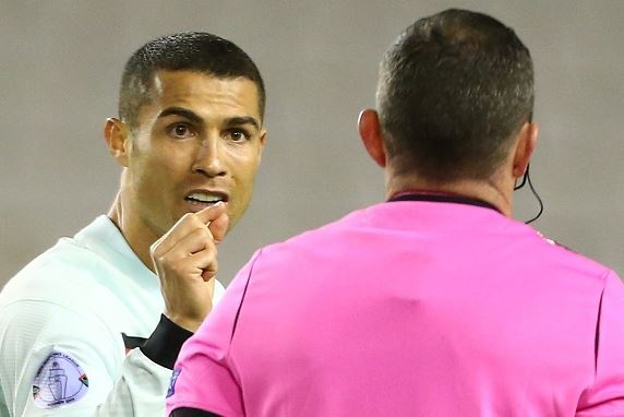 Bo Dao Nha thang Croatia nho sai lam cua trong tai hinh anh