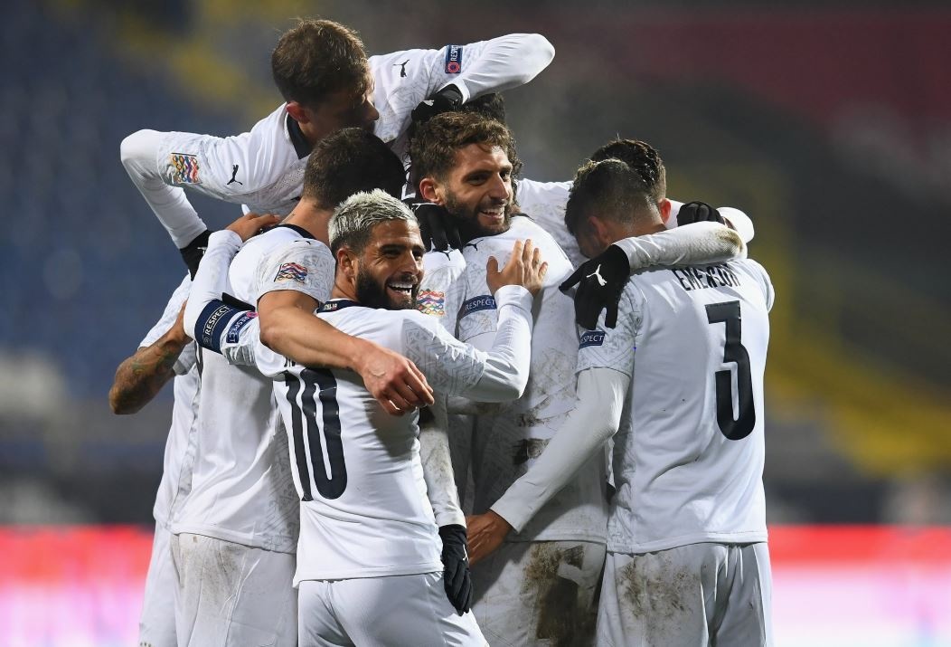 Italy vao ban ket Nations League anh 1