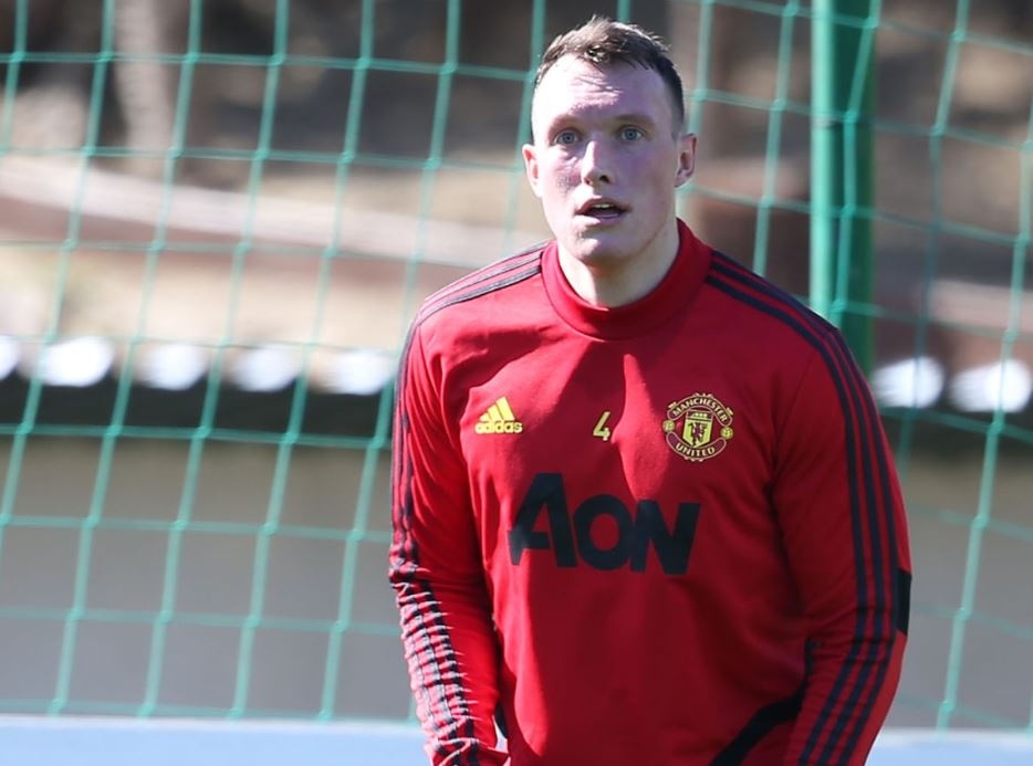 MU ban 4 cau thu anh 2