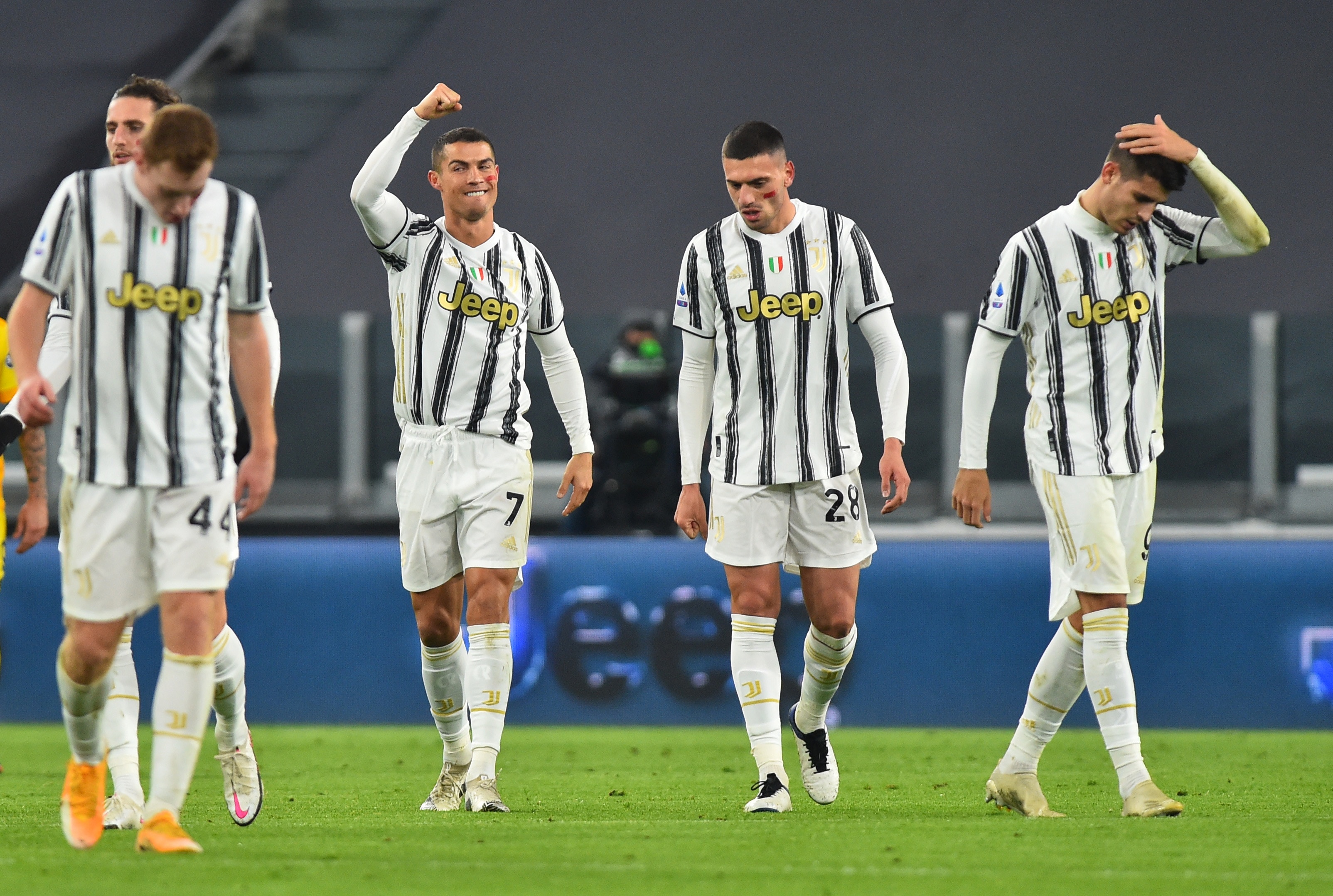 Ronaldo toa sang anh 3