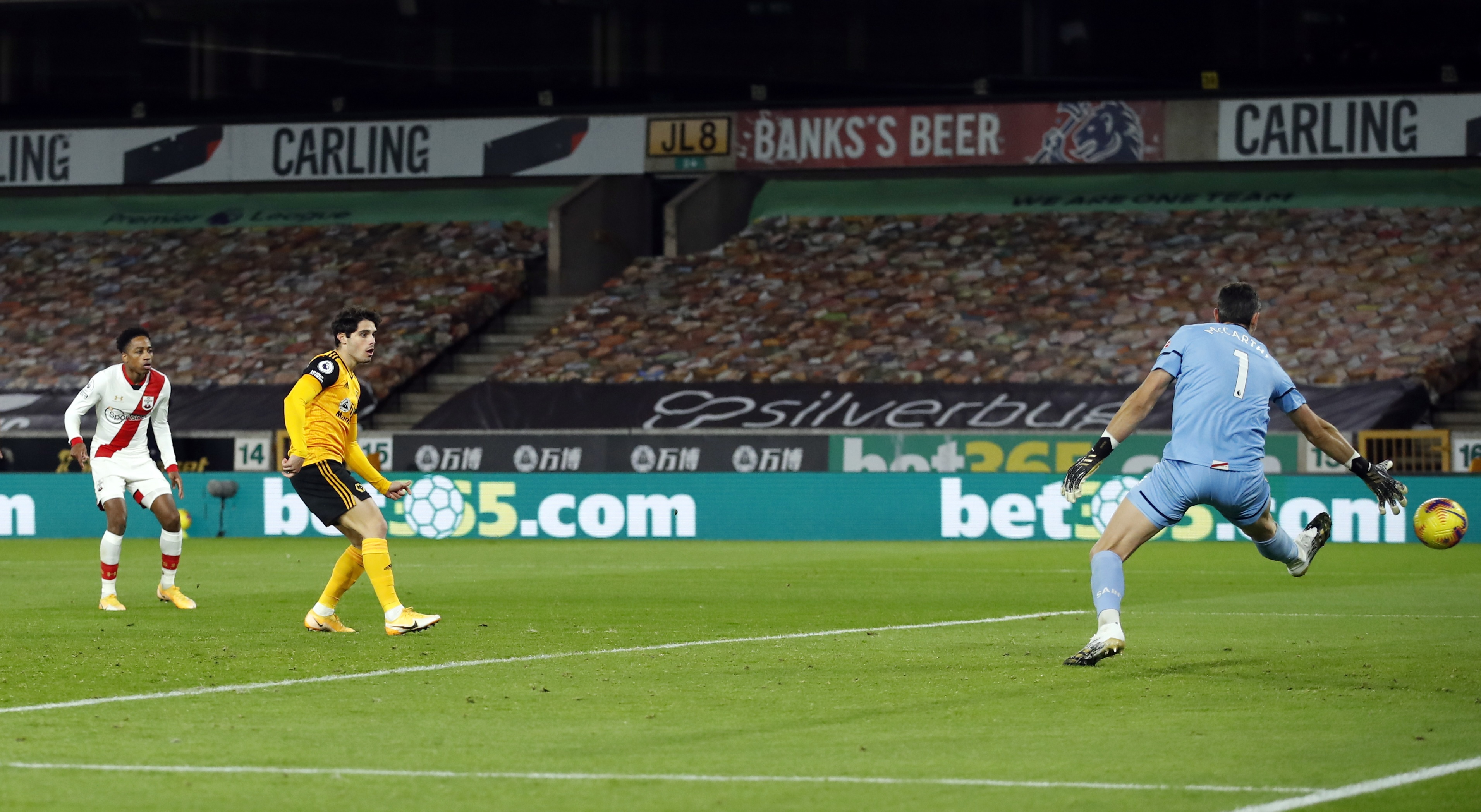 Walcott ghi ban anh 4