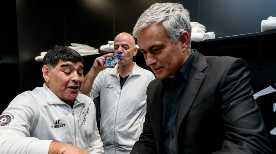 Mourinho nho Maradona anh 1