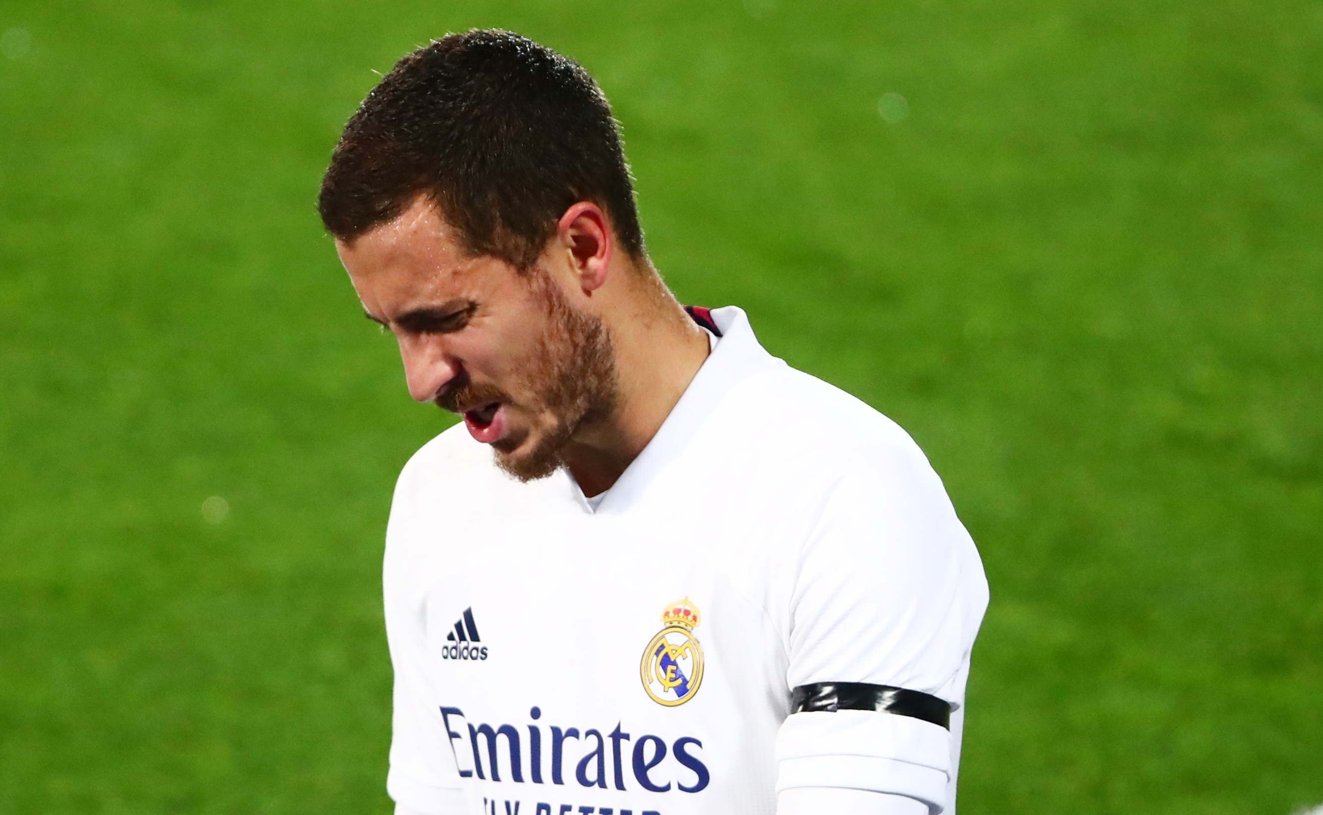 Hazard dinh chan thuong hinh anh