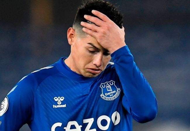 James Rodriguez bi tuoc ban thang o tran thua cua Everton hinh anh