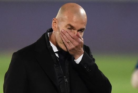 Real Madrid lai om han vi VAR hinh anh