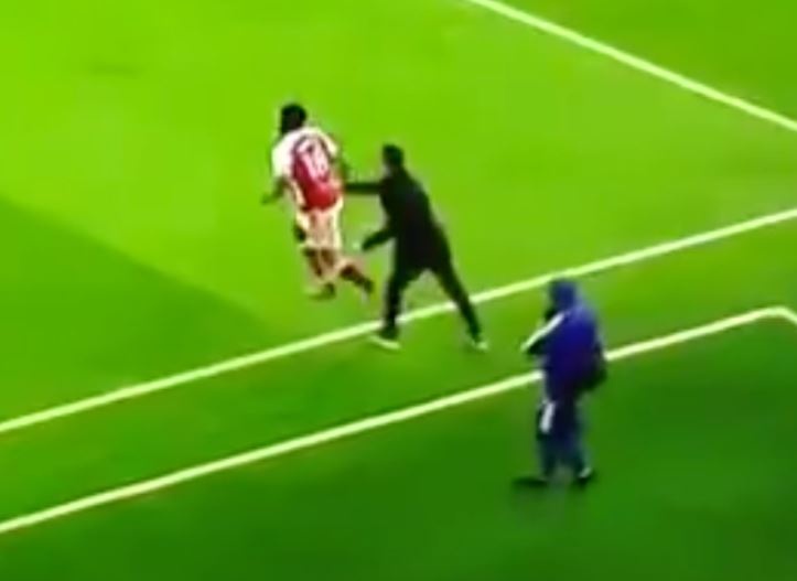 Partey bi HLV Arteta day vao san anh 1