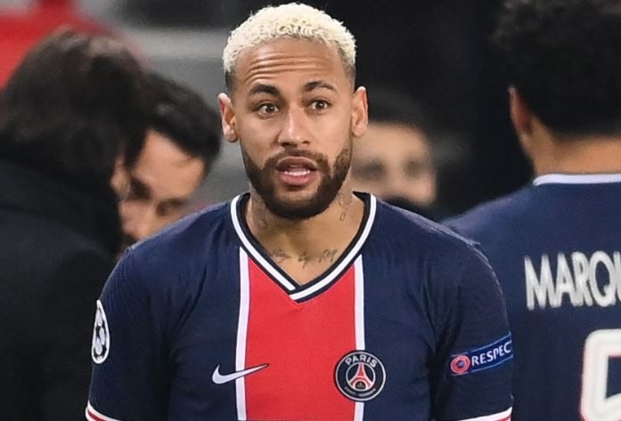 Neymar cung dong nghiep bo tran dau de phan doi trong tai hinh anh