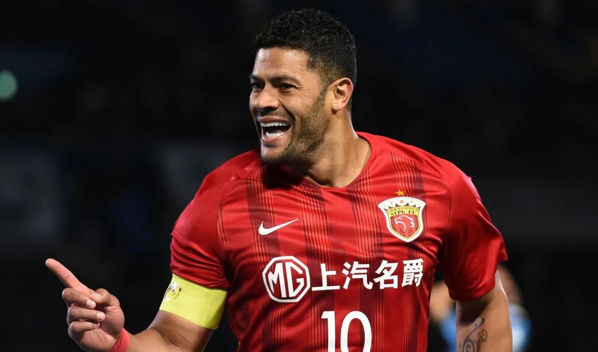 Wolverhampton lien he de chieu mo Hulk anh 1