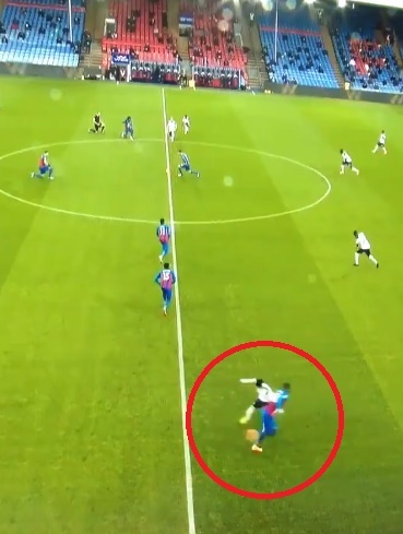 Son theo kem Benteke anh 1