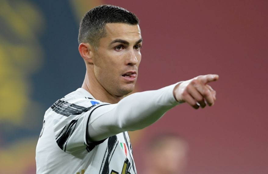 Genoa 1-3 Juventus: Ronaldo ghi 2 ban hinh anh
