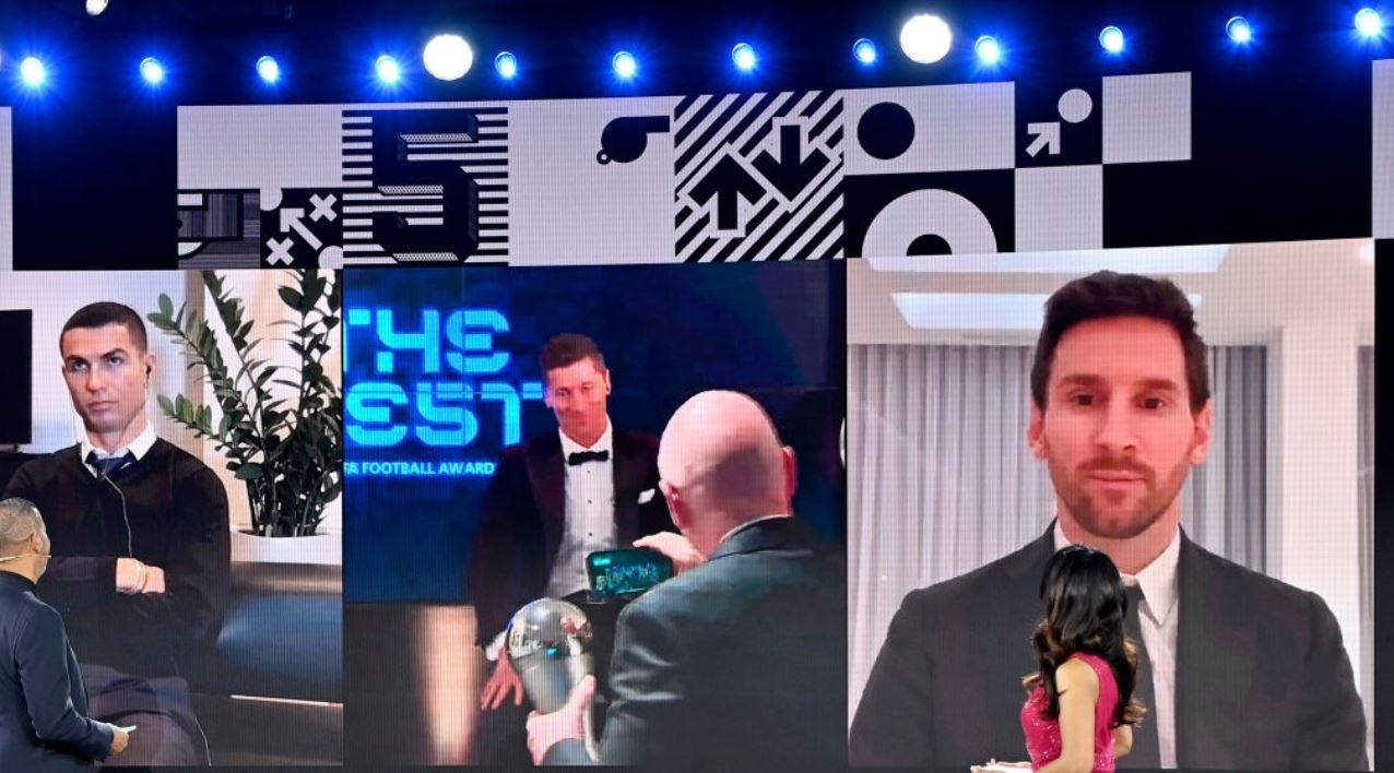 Lewandowski nhan The Best anh 1