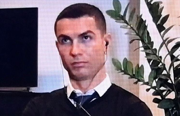 Phan ung cua Ronaldo, Messi khi Lewandowski nhan giai The Best hinh anh