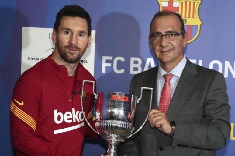 Messi nhan danh hieu Vua pha luoi La Liga lan thu 7 hinh anh