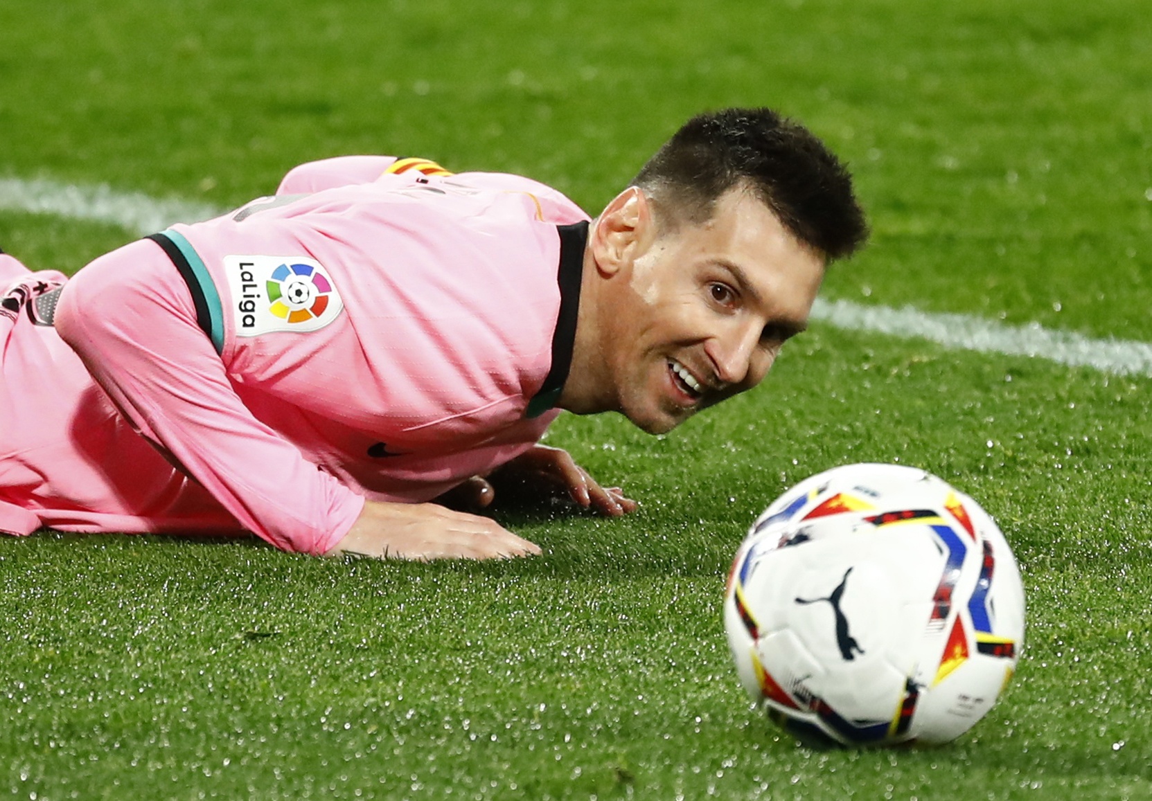 Messi lap ky luc anh 1