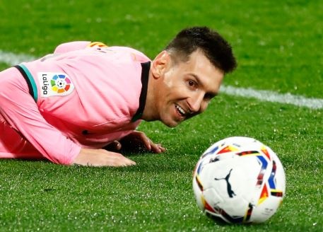 Messi lap ky luc trong tran thang 3-0 cua Barca hinh anh