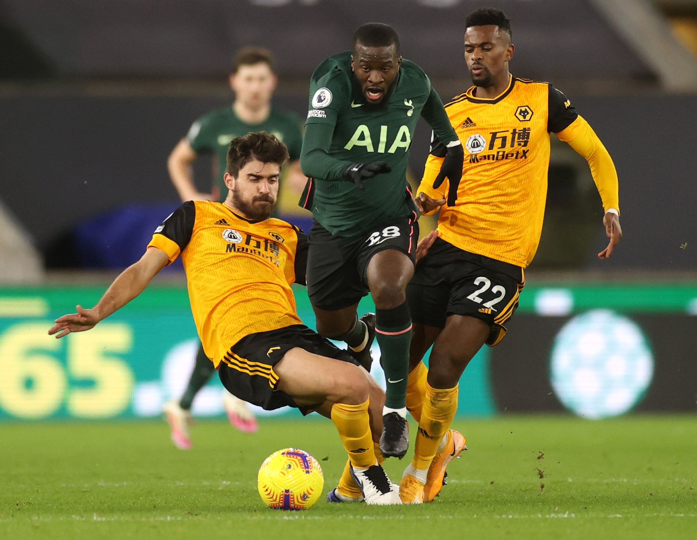 Tottenham dau Wolves anh 4
