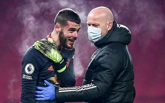 De Gea kho tho sau pha va cham voi Traore hinh anh