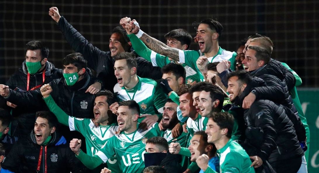 Atletico Madrid thua Cornella anh 5