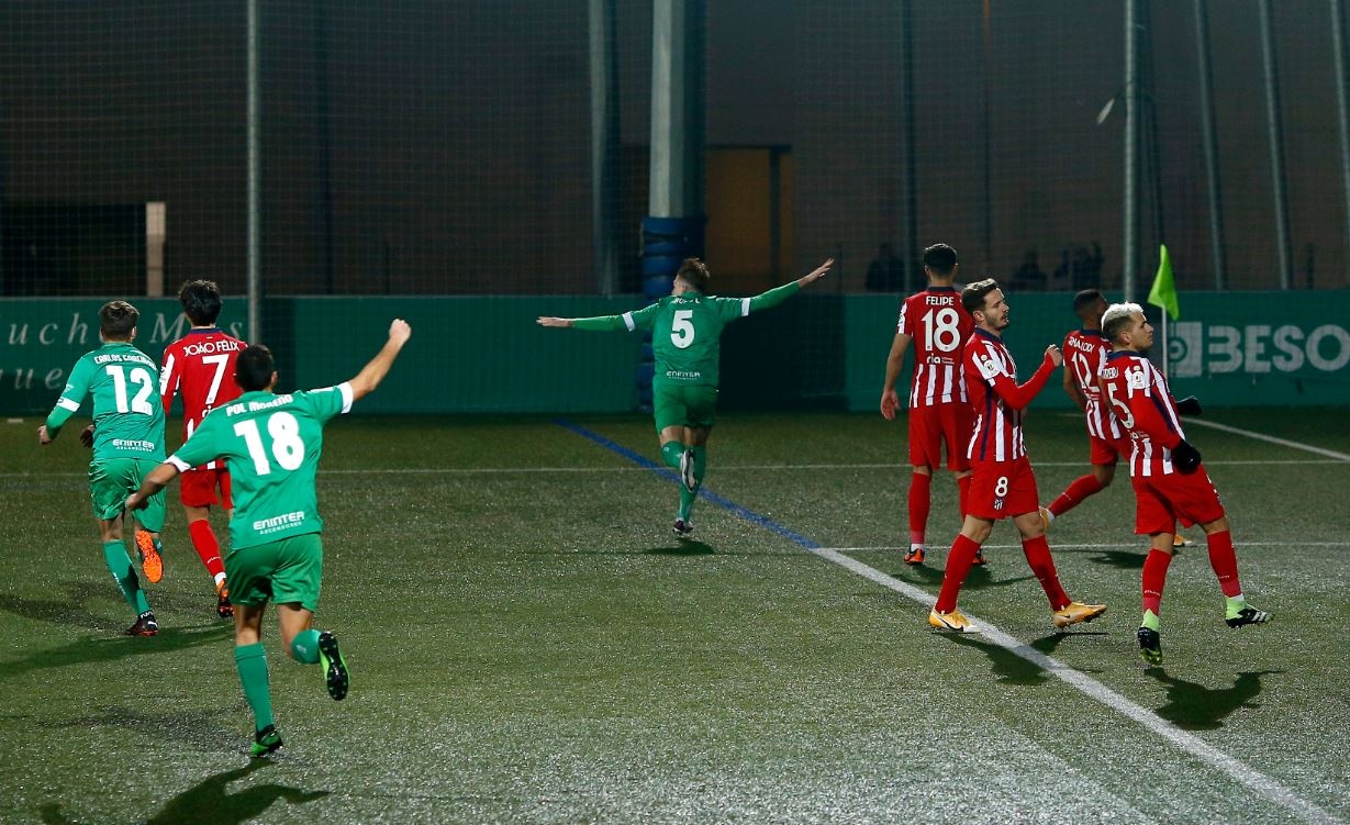 Atletico Madrid thua Cornella anh 3