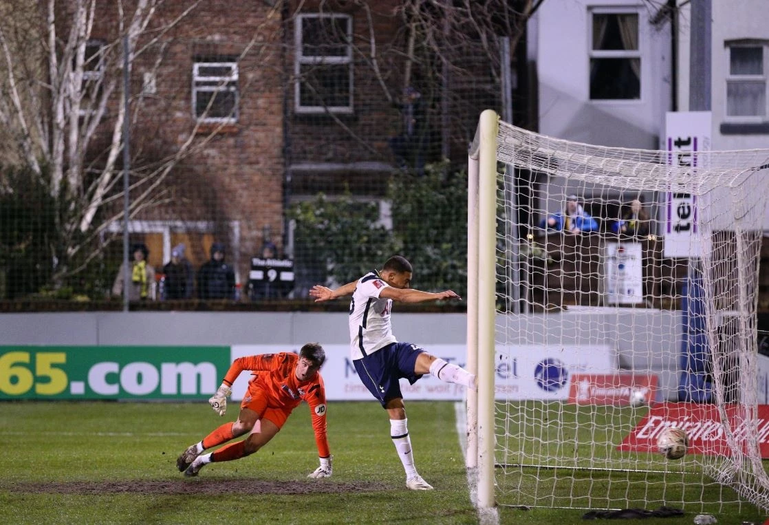 Tottenham thang 5-0 anh 2