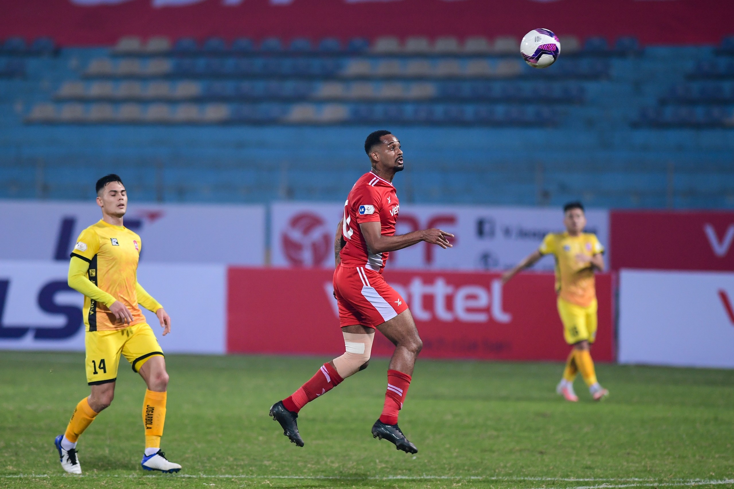 CLB Viettel vs Hai Phong anh 2