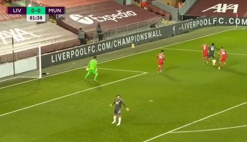 Cavani noi nong vi Rashford choi ca nhan anh 1