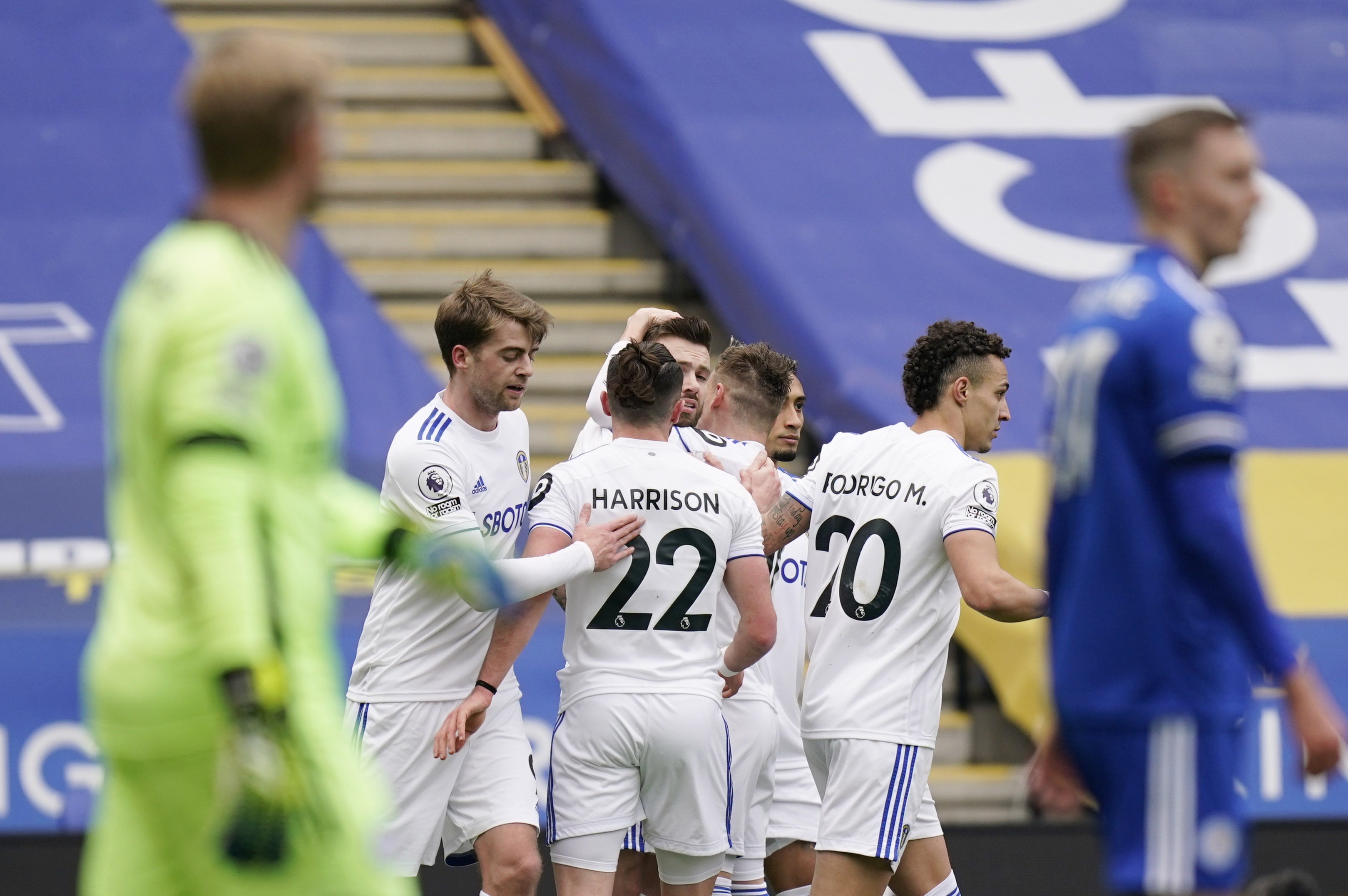 Leicester thua Leeds anh 4