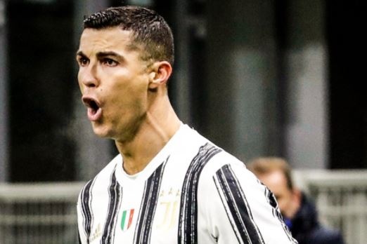 Ronaldo chi dao dong doi tu ghe du bi hinh anh