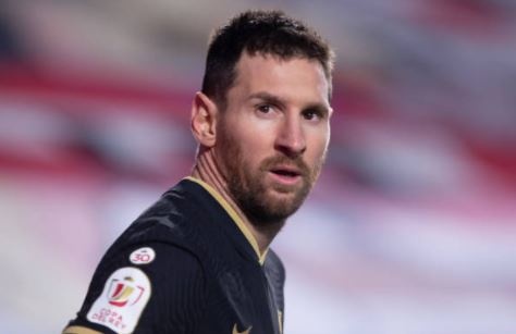 Messi tang doi giay trong tran vuot huyen thoai Pele hinh anh