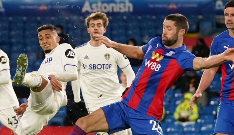 Pha xau kim man nhan cua sao Leeds Utd anh 1