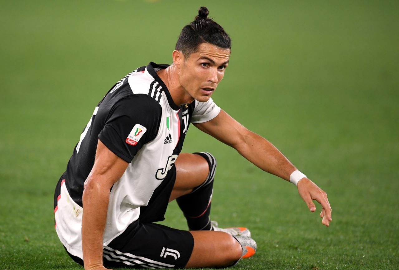 9 lan Ronaldo that bai o tran chung ket anh 2