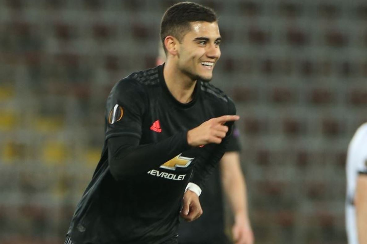 Doi hinh san pham that bai cua lo dao tao Man Utd anh 8