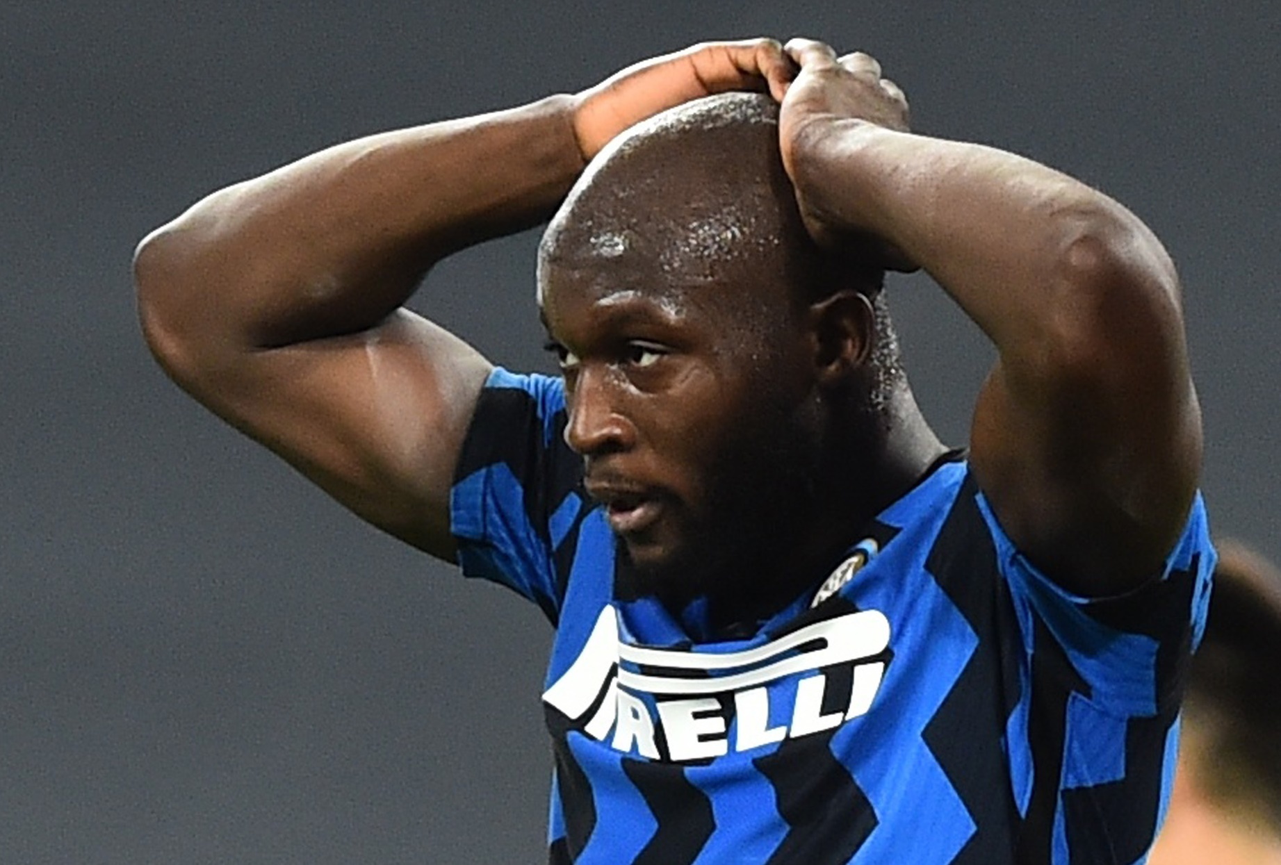 Lukaku bo lo co hoi tu cu ly gan 6 m hinh anh